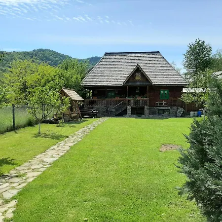 Pajisti Verzi / Meadows Bauernhof *