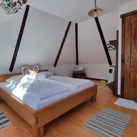 Pajisti Verzi / Meadows Farm stay *